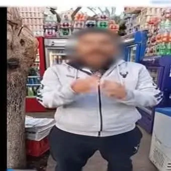 الداخلية: كشف ملابسات تضمن إدعاءظاهر بمقطع فيديو بقيام ضباط شرطة بإلقاء القبض على نجله بدون وجه حق وتلفيق قضية له بالقاهرة