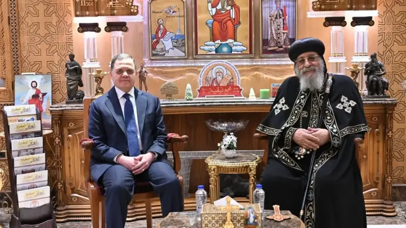 وزير الداخلية يهنئ قداسة البابا بعيد الميلاد