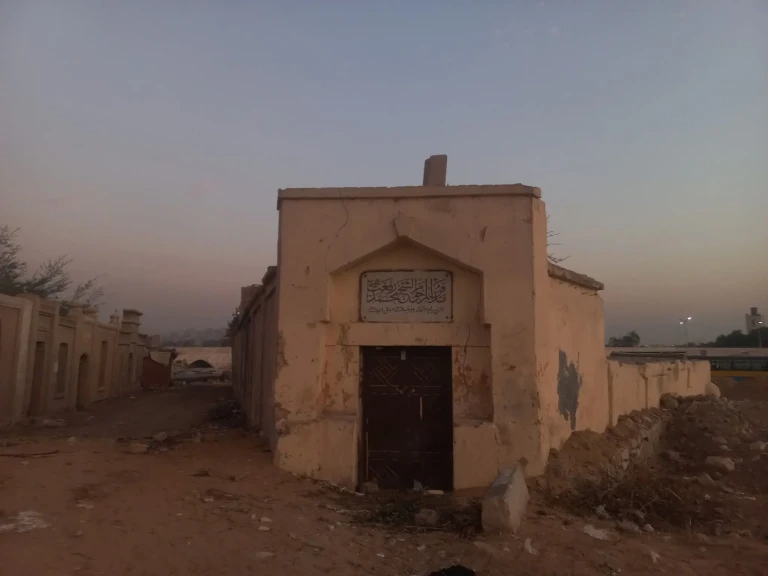 مقبرة الشيخ محمد رفعت في السيدة نفيسة صوت القرآن الخالد يبقى حيًا للمقابر التاريخية