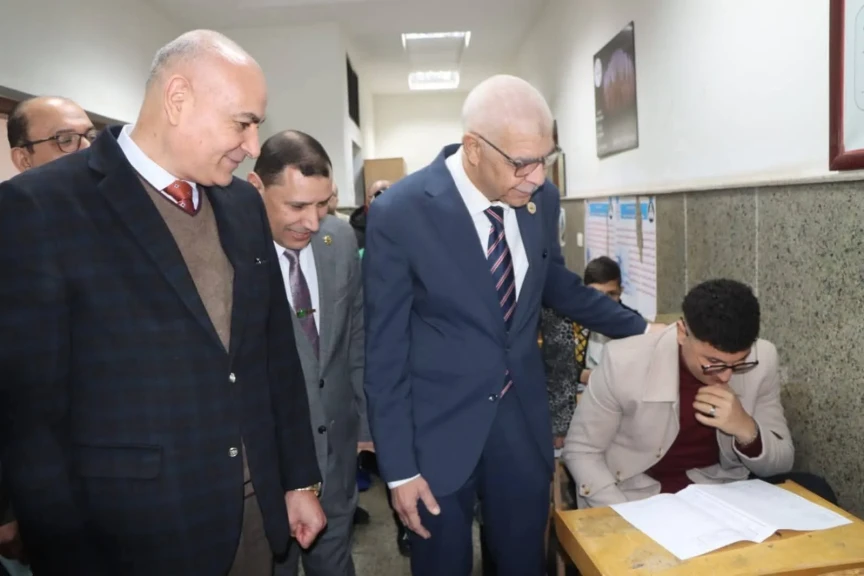 رئيس جامعة المنوفية يتفقد امتحانات كلية العلوم الصحية التطبيقية
