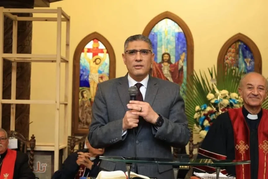 محافظ الجيزة يزور مقر الكنيسة الإنجيلية بالجيزة للتهنئة بعيد الميلاد المجيد