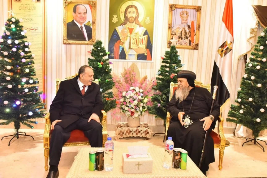 محافظ أسيوط يزور مطرانية منفلوط والكنيسة الإنجيلية الأولى بحي غرب لتهنئة الأقباط بعيد الميلاد المجيد