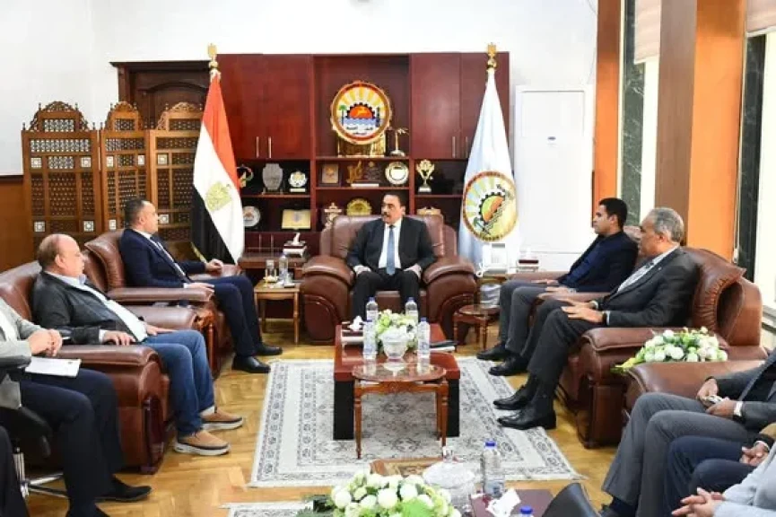محافظ مطروح يستقبل رئيس جهاز مدينة العلمين الجديدة والوفد المرافق