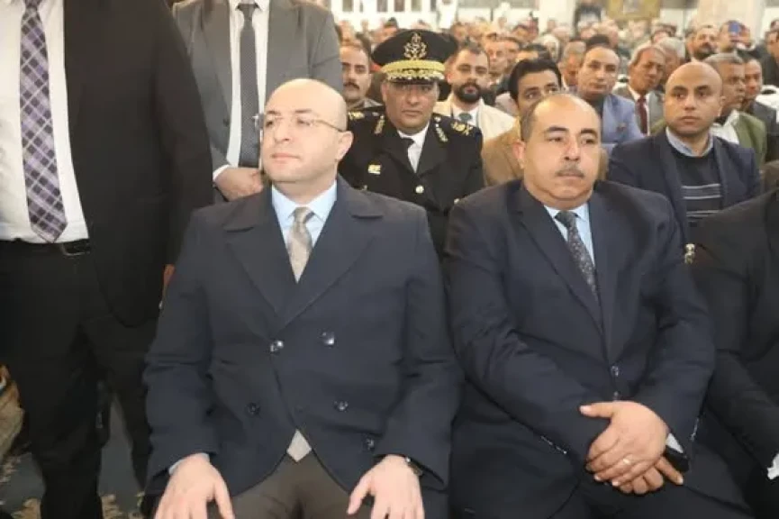 محافظ بني سويف يشهد مراسم قداس عيد الميلاد المجيد خلال زيارته للكنيسة المطرانية بمدينة ببا