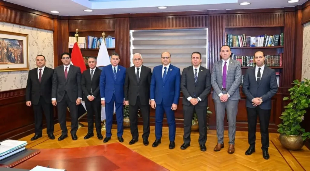 النائب العام يستقبل رئيس الاستئناف لنيابة استئناف قنا لعرض الكشوف ربع السنوية بدائرة نيابته