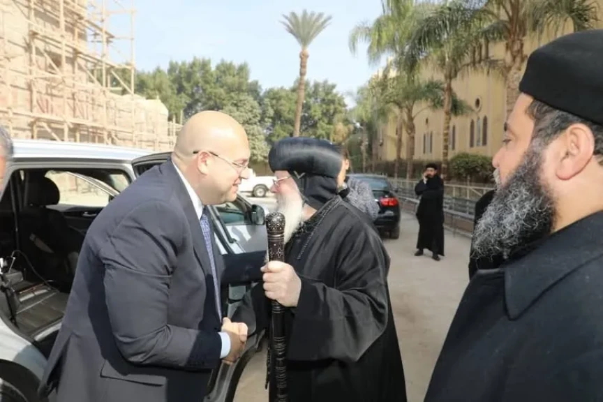 نائب محافظ الجيزة يزور مطرانية الأقباط الأرثوذكس بطموه للتهنئه بعيد الميلاد المجيد