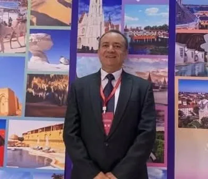 مصرع رئيس مركز الداخلة وإصابة سائقه فى انقلاب سيارة فى الوادى الجديد