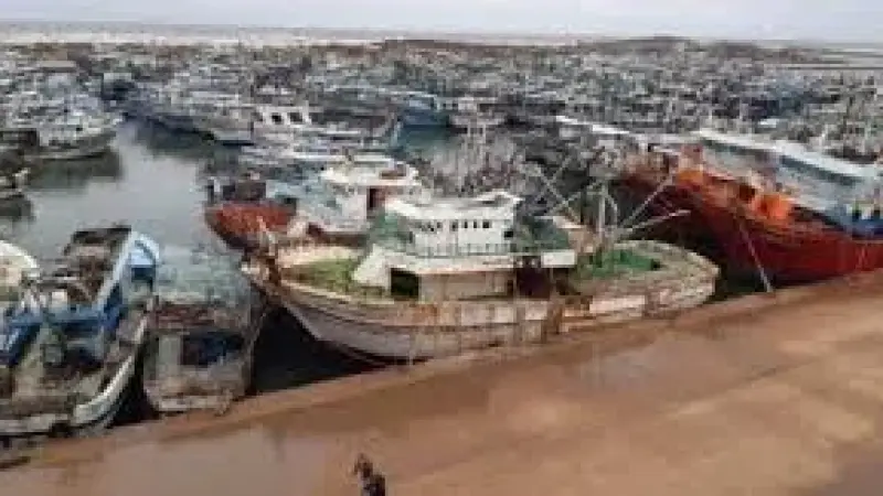 توقف حركة الملاحة والصيد بميناء البرلس لسوء  الأحوال الجوية