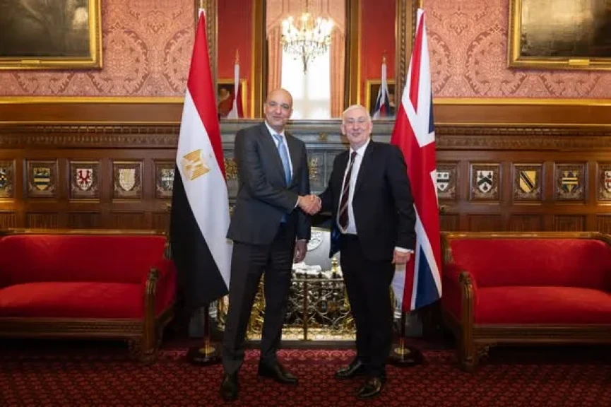 رئيس مجلس العموم البريطاني يبحث مع سفير مصر بالمملكة المتحدة تعزيز العلاقات التاريخية بين البلدين