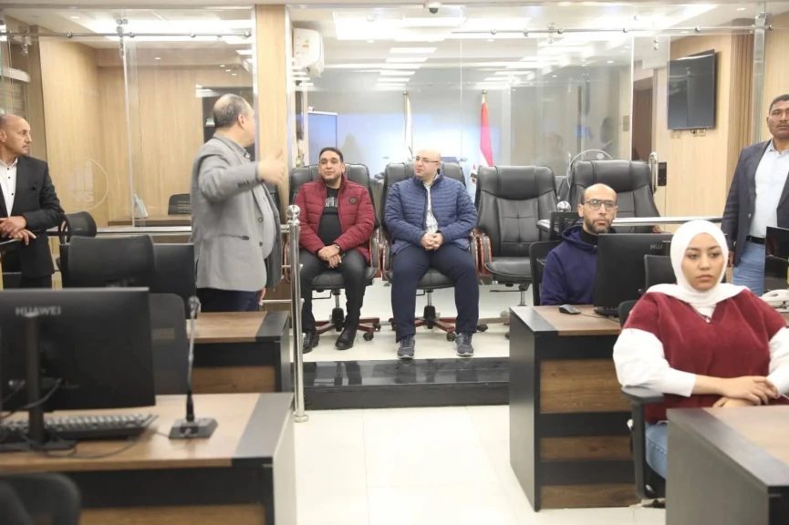 محافظ بني سويف يتابع”من داخل مركز السيطرة” انتظام  العمل في حملات الموجة 28 لإزالة التعديات