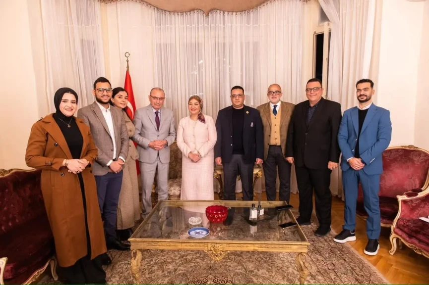 السفير التركي في القاهرة يبحث سبل تعزيز التعاون السياحي مع الجانب المصري