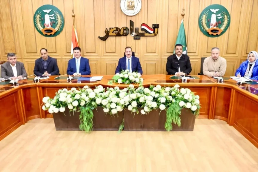 محافظ المنوفية يواصل سلسلة لقاءاته بالمواطنين