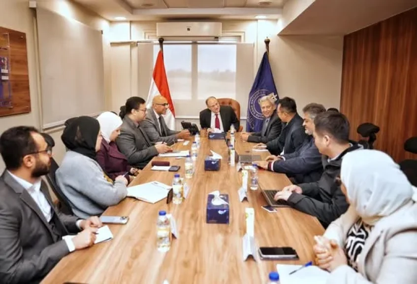 هيئة الدواء تبحث مع «الشركة القابضة» و«هالو» الصينية سبل توطين الصناعات الدوائية المتقدمة