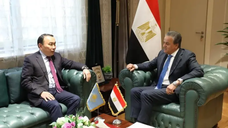 وزير الصحة يستقبل سفير كازاخستان لبحث التعاون في القطاع الصحي وتكنولوجيا تصنيع الأدوية