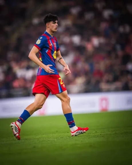 برشلونة يدرس إعارة مارك بيرنال لتطوير مسيرته