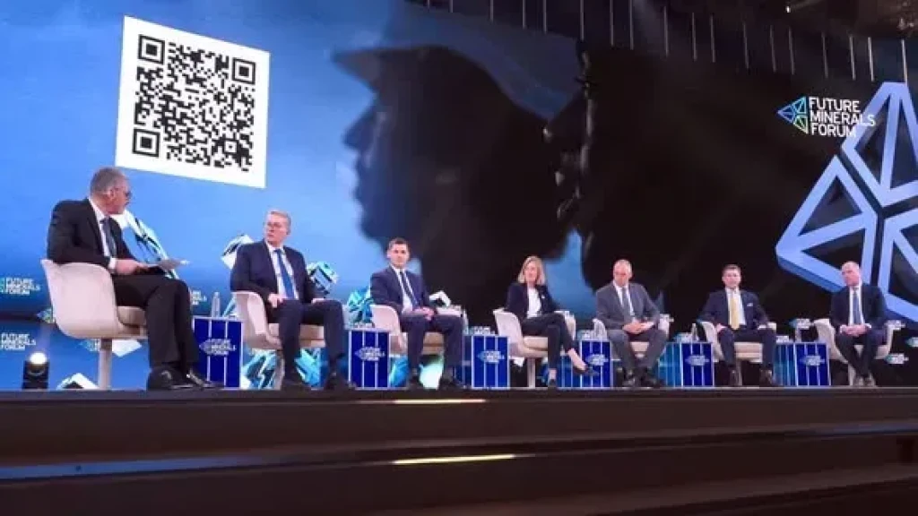 وزير البترول يشارك في اجتماع المائدة المستديرة الذي نظمته المجموعة الاستراتيجية لمعادن أفريقيا بعنوان ”إطلاق آليات تمويل مبتكرة للبنية التحتية في منطقة حزام النحاس بأفريقيا”