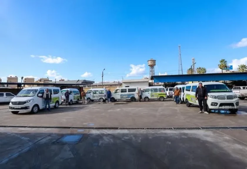 لأول مرة.. محافظ كفرالشيخ يعتمد تحديث مشروع «السيرفيس» الجديد طبقاً للهوية البصرية للمحافظة