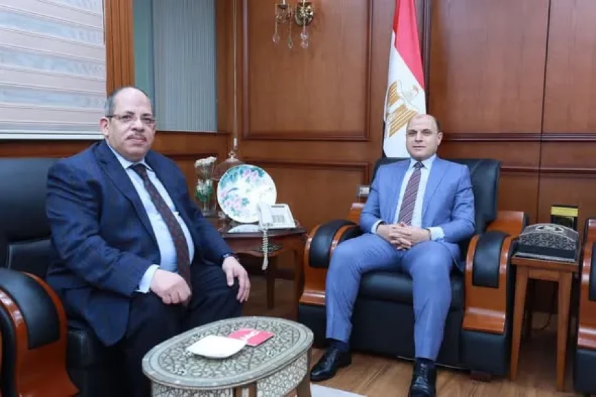 محافظ كفرالشيخ يكرّم المستشار شفيق أحمد الجنك تقديرًا لجهوده الوطنية في ترسيخ العدالة وتسريع إنهاء الإجراءات القضائية