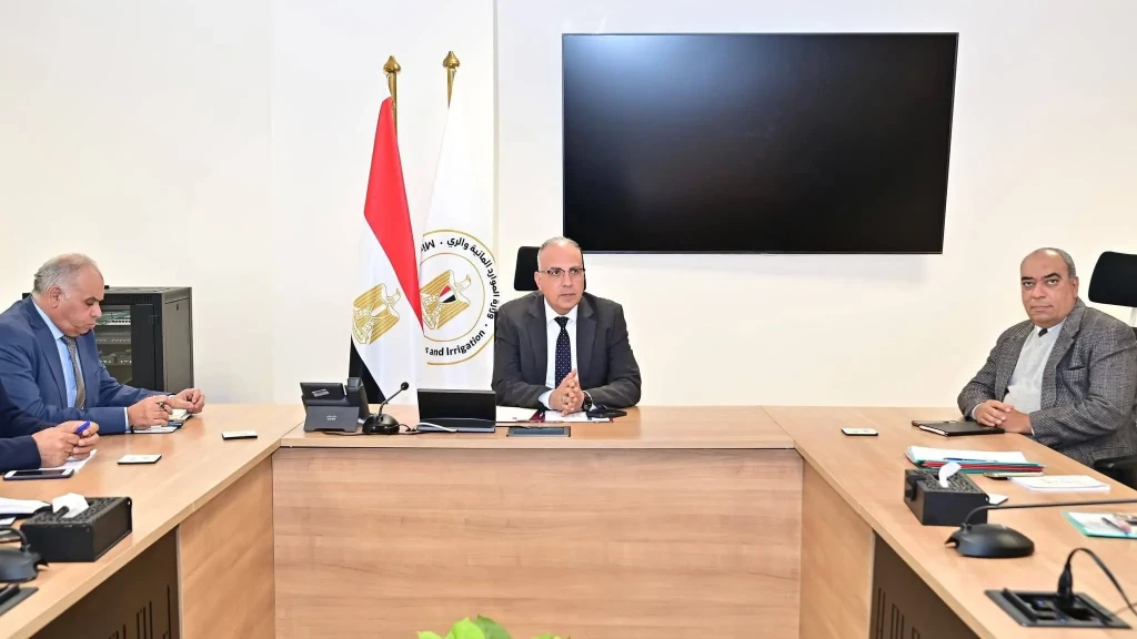 وزير الري يتابع موقف التطبيقات المستخدمة بالوزارة لرصد الحشائش المائية باستخدام صور الأقمار الصناعية