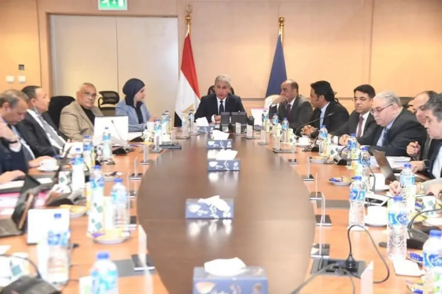 وزير السياحة والآثار يترأس اجتماع مجلس إدارة المجلس الأعلى للآثار