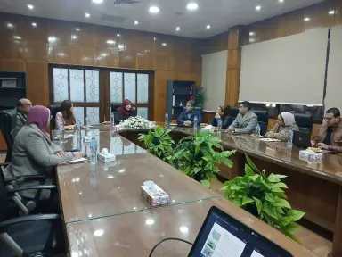 وزير الري يتابع إجراءات الإعداد لتنفيذ دورات تدريبية للاستفادة من ورد النيل