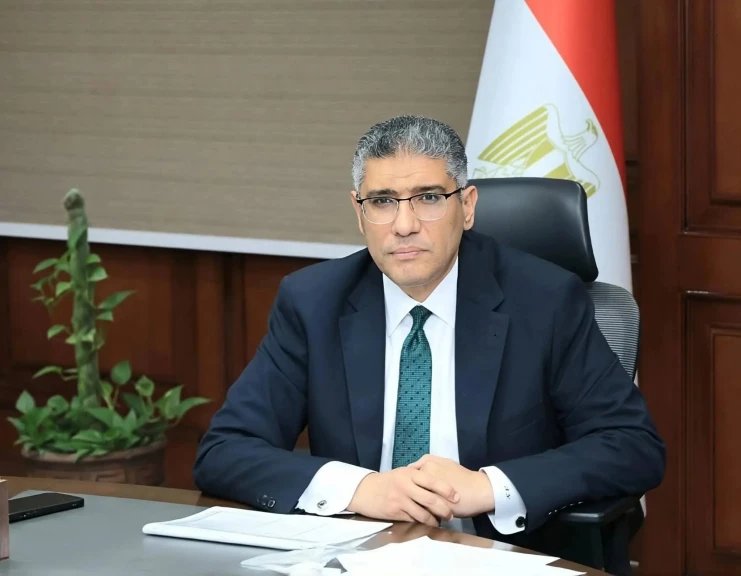 محافظ الجيزة يتابع أعمال توسعة وازدواج ورصف طريق الحفرية بطول 2 كم