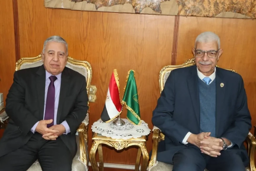 رئيس جامعة المنوفية يستقبل وفد المعهد العالي للدراسات التعاونية والإدارية