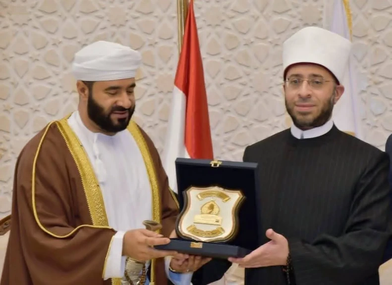 وزير الأوقاف يستقبل الوزير العُماني بمسجد مصر الكبير