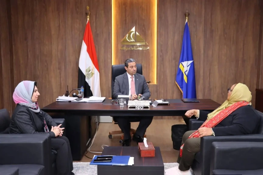 محافظ دمياط يلتقى مع رئيس الوحدة المركزية للسكان بوزارة التنمية المحلية