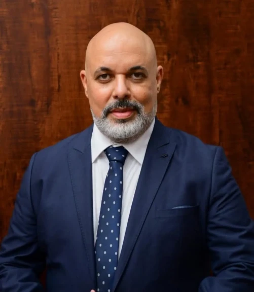 رئيس شعبة الذهب يكشف سبب قفزة الأونصة 1.6%