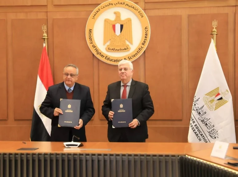 وزير التعليم العالي ومدير مكتبة الإسكندرية يوقعان بروتوكول تعاون لافتتاح سفارة المعرفة  ببرلين