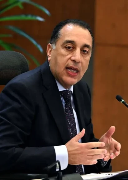 رئيس الوزراء يطمئن على الحالة الصحية لقداسة البابا تواضروس الثاني