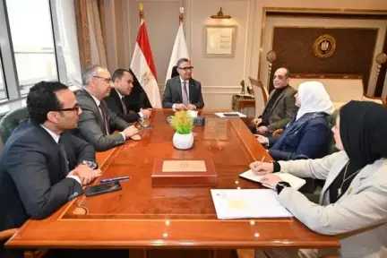 الدكتور / شريف فاروق وزير التموين والتجارة الداخلية يلتقي بعدد من السادة أعضاء مجلسي النواب والشيوخ