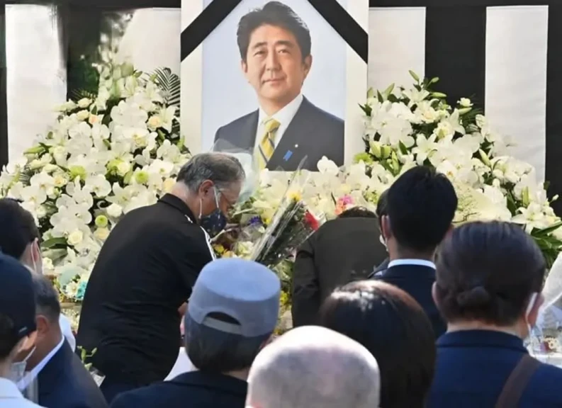 الحكم على المتهم بقتل شينزو آبي بالسجن مدى الحياة