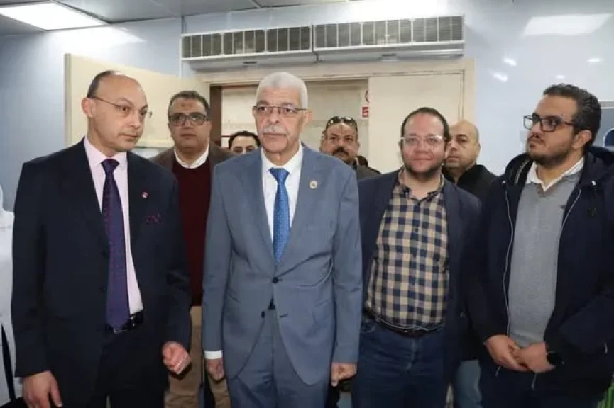رئيس جامعة المنوفية يتفقد عناية القلب المركزة بالمستشفيات الجامعية