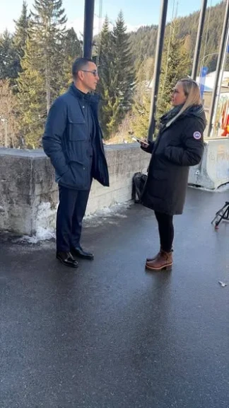 وزير الاستثمار والتجارة الخارجية يجري لقاءً مع قناة العربية بيزنس لاستعراض فرص الاستثمار والتجارة في مصر