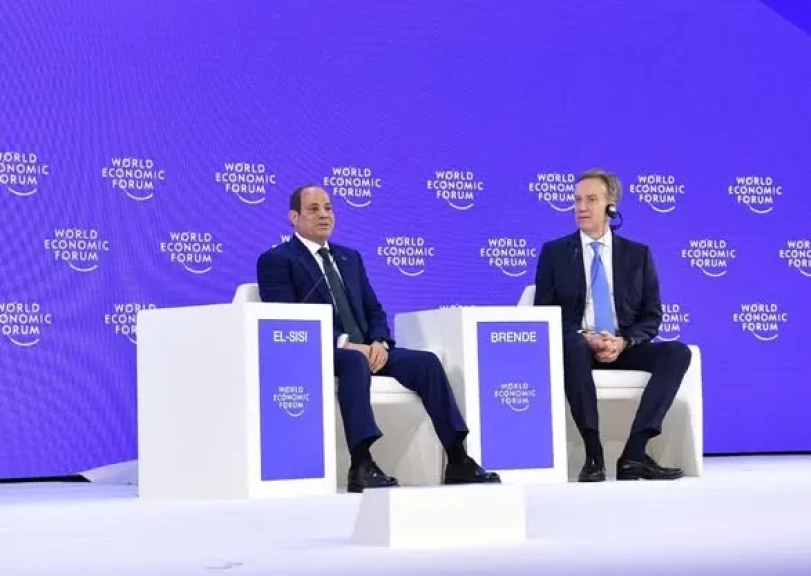 الرئيس السيسى يعرض فى دافوس النتائج الإيجابية للبرنامج الاقتصادى الذي تنفذه مصر بالتعاون مع المؤسسات الدولية