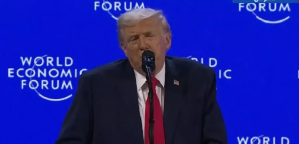 فى كلمته بمنتدى دافوس .. ترامب ينتقد أوروبا ويدعو إلى مفاوضات فورية للاستحواذ على جرينلاند