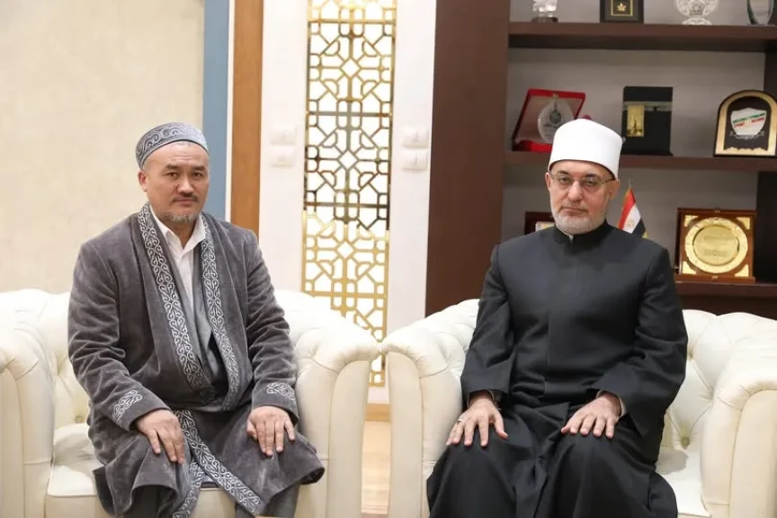 مفتي الجمهورية يستقبل مفتي منغوليا لبحث تعزيز التعاون الإفتائي والعلمي