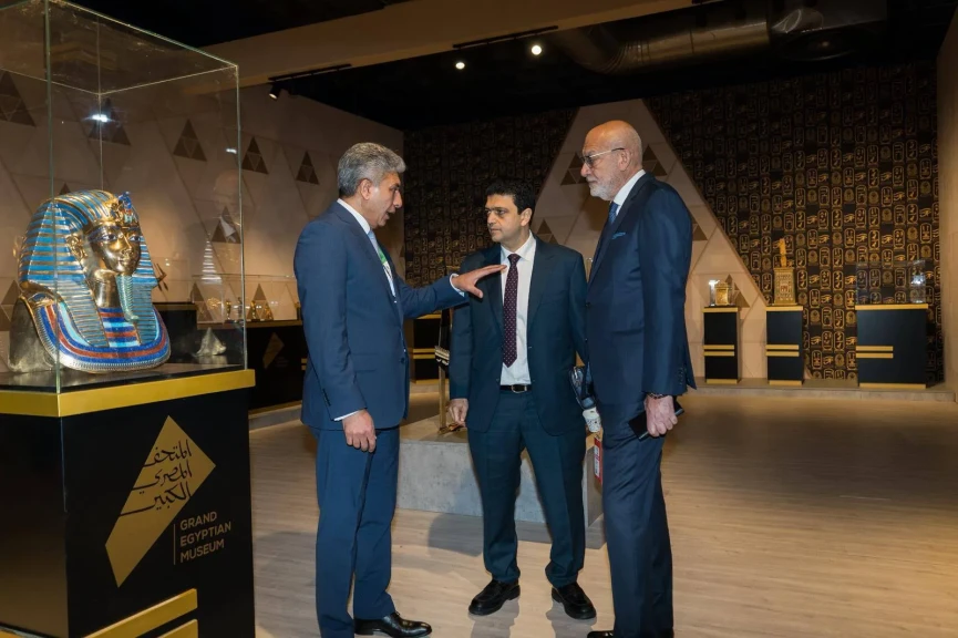 وزير السياحة والآثار يفتتح معرض الملك الشاب توت عنخ آمون بالجناح المصري المُشارك بالمعرض السياحي الدولي FITUR 2026