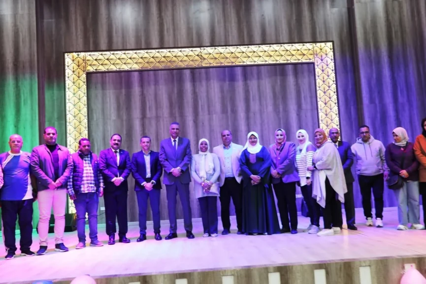 محافظ أسوان يشهد إحتفالية فوج  قطار الشباب لذوى الهمم