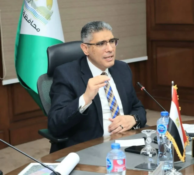 محافظ الجيزة يترأس اجتماع مجلس إدارة جهاز رعاية وتشغيل الشباب