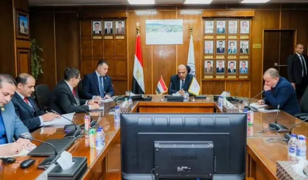 وزير الكهرباء والطاقة المتجددة يجتمع برئيس هيئة المحطات النووية والقائمين على مشروع المحطة النووية بالضبعة بمقر الهيئة بالعباسية