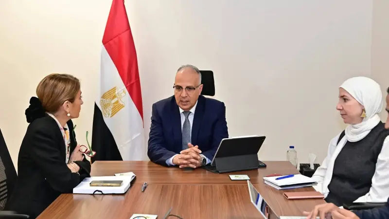 وزير الري يلتقى المدير الإقليمي لمكتب اليونسكو بالقاهرة