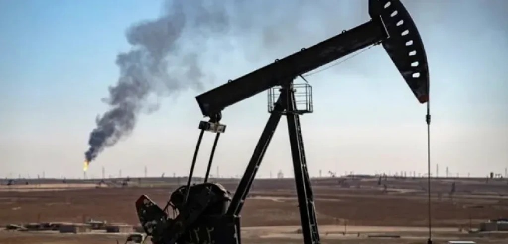 سوريا تتسلم أولى شحنات النفط من حقلي العمر والتنك فى دير الزور