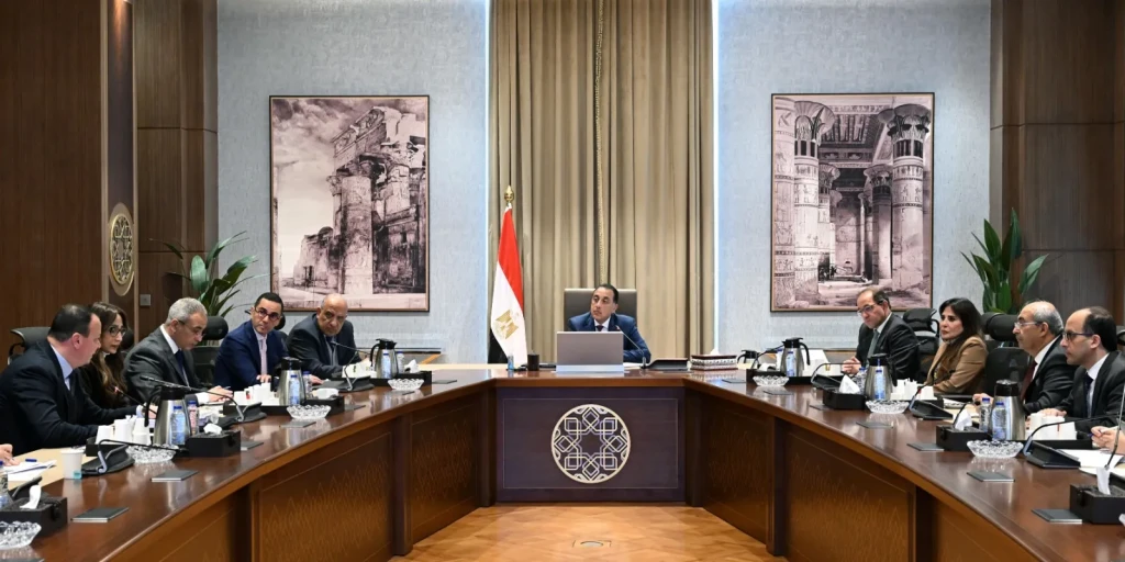 مدبولي يتابع الموقف التنفيذي للمشروعات في قطاع الطاقة وجهود جذب المزيد من الاستثمارات حيوي