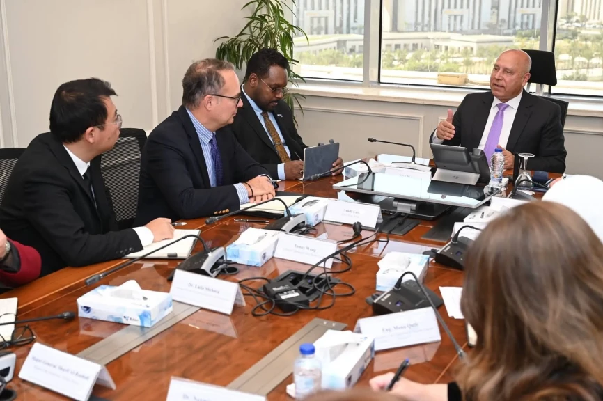 وزير الصناعة والنقل يبحث مع شركة إيليت سولار لتكنولوجيا الطاقة الشمسية خطط الشركة للتوسع في مصر