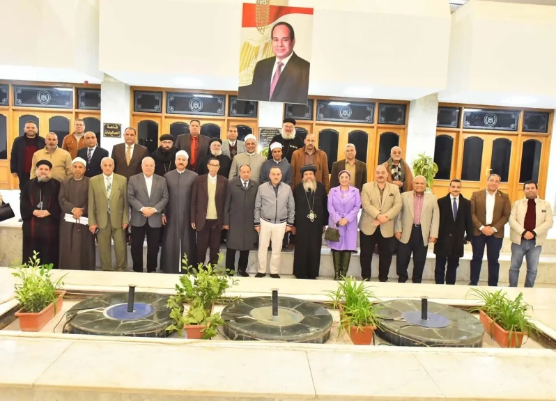 محافظ أسيوط يعلن حزمة مبادرات مجتمعية بالتعاون مع بيت العائلة المصرية لترسيخ التعايش الوطني