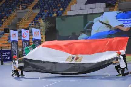 وزيرا التعليم العالي والشباب والرياضة يشهدان فعاليات افتتاح دوري الجامعات والمعاهد المصرية