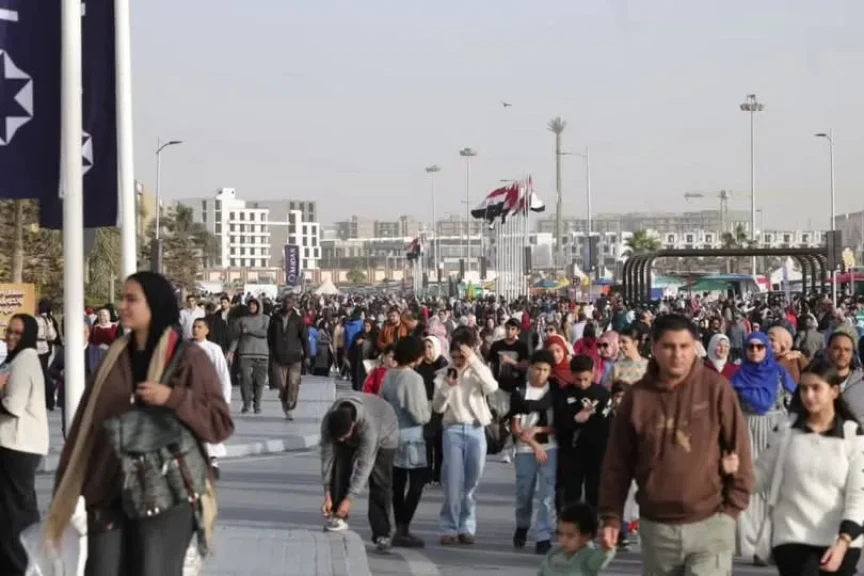 معرض القاهرة الدولي للكتاب يتخطى المليوني زائر خلال خمسة أيام من فتح أبوابه للجمهور